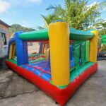 castelinho com piscina